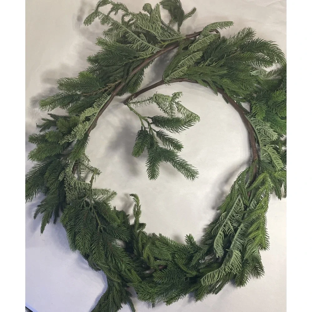 Lot Of Two 4ft Christmas Pine Garlands (Total Of 8ft)